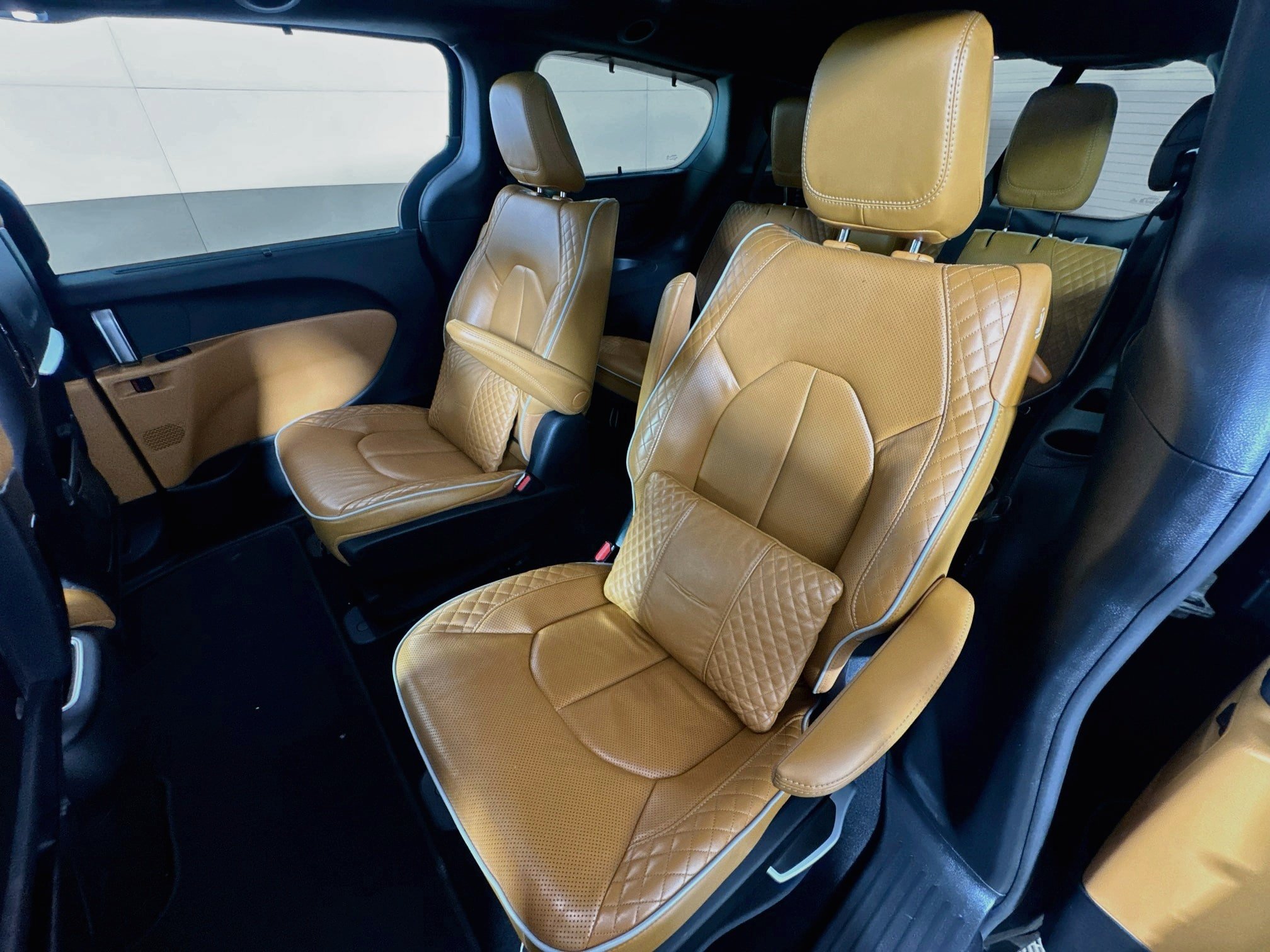 Used 2023 Chrysler Pacifica Pinnacle FWD image 25
