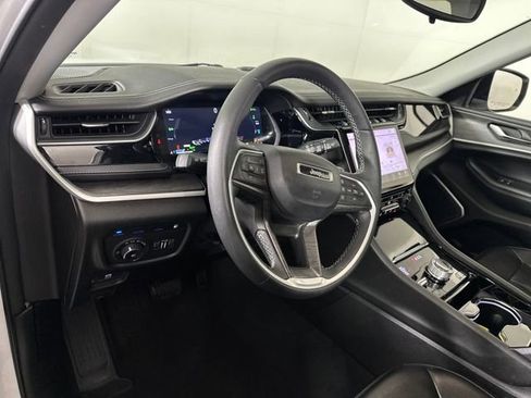 Used 2023 Jeep Grand Cherokee 4WD 4xe image 13