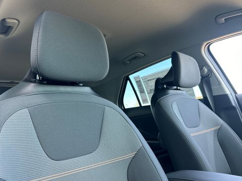 New 2026 Kia Niro LX image 18