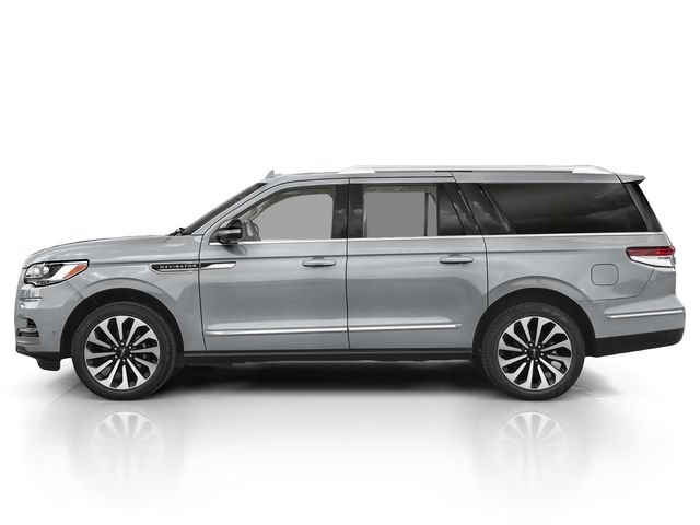 Used 2023 Lincoln Navigator L Reserve AWD/4WD image 3