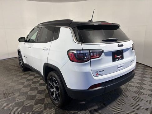 Used 2024 Jeep Compass Limited AWD/4WD image 8