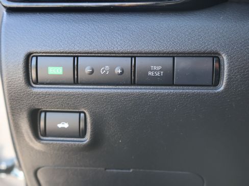 Used 2024 Nissan Sentra SR FWD image 34