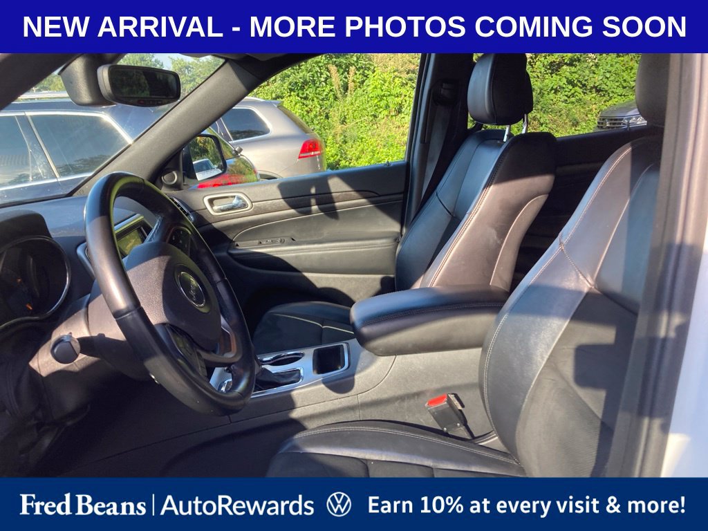 Used 2018 Jeep Grand Cherokee Laredo AWD/4WD image 8