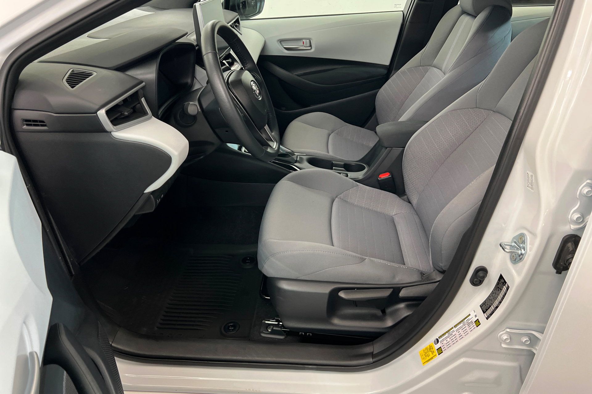 Certified 2026 Toyota Corolla SE w/ SE Package FWD image 18