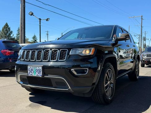 Used 2018 Jeep Grand Cherokee Limited AWD/4WD image 10