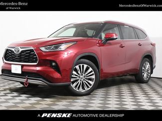 Used 2022 Toyota Highlander Platinum AWD/4WD video 1