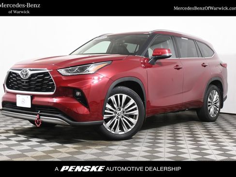 Used 2022 Toyota Highlander Platinum AWD/4WD image 1
