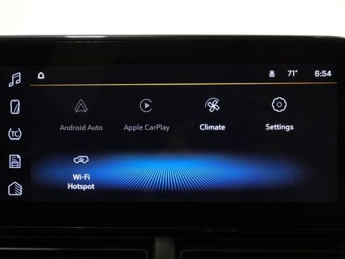 Used 2025 Chevrolet Trax LT FWD image 17