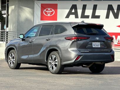 Used 2024 Toyota Highlander XLE