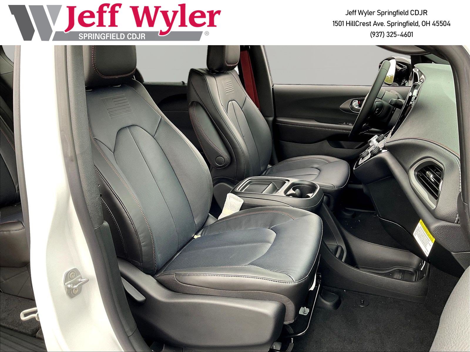 New 2027 Chrysler Pacifica Select FWD image 19
