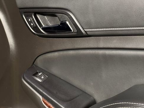 Used 2017 GMC Yukon SLT w/ Premium Edition image 27