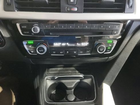Used 2017 BMW 320i xDrive Sedan AWD/4WD image 16