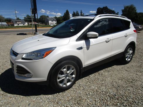 Used 2016 Ford Escape Titanium w/ Canadian Touring Package AWD/4WD image 1