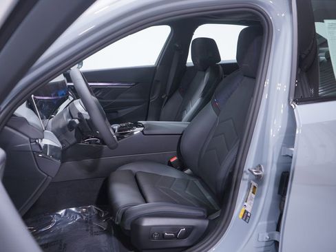 New 2026 BMW i5 eDrive40 w/ M Sport Package image 7