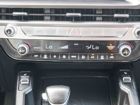 Used 2024 Kia Telluride S w/ S Sunroof Package FWD image 15