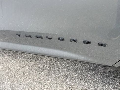 Used 2025 Chevrolet Traverse Z71 w/ Driver Confidence Package image 3