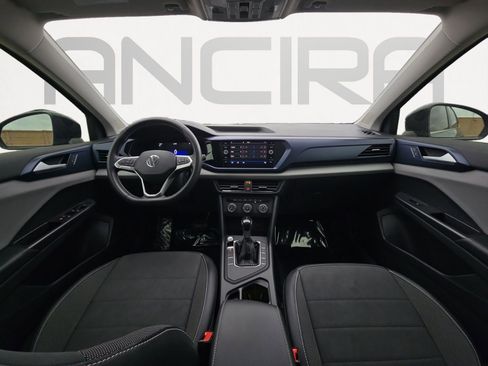 Certified 2022 Volkswagen Taos SE image 3