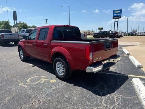 Used 2017 Nissan Frontier SV AWD/4WD image 5