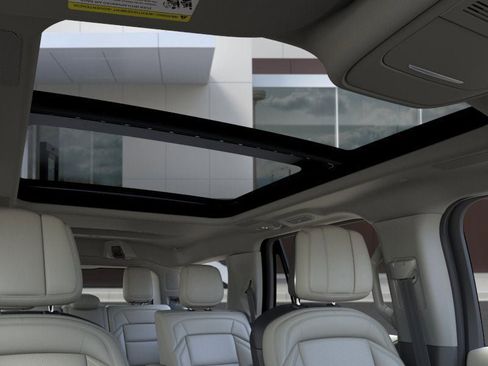 New 2025 Lincoln Navigator Reserve image 22