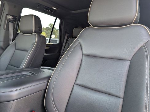 Used 2022 GMC Yukon SLT w/ SLT Premium Package RWD image 12
