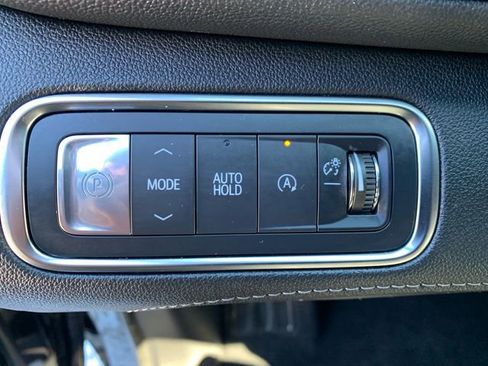 Used 2025 Buick Enclave Sport Touring image 28