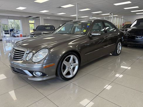 Used 2009 Mercedes-Benz E 350 Sedan image 4