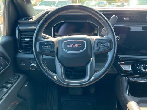 Used 2025 GMC Sierra 2500 AT4 AWD/4WD image 13