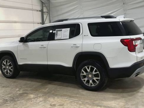 Used 2020 GMC Acadia SLT w/ LPO, Floor Liner Package FWD image 2