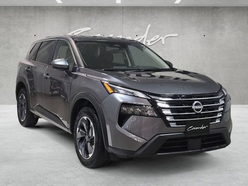 Used 2025 Nissan Rogue SV AWD/4WD image 2