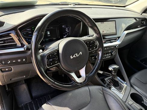 Used 2022 Kia Niro Touring Special Edition image 14