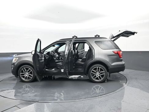 Used 2017 Ford Explorer Sport AWD/4WD image 36