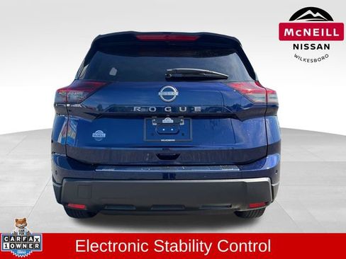 Used 2025 Nissan Rogue SV image 6
