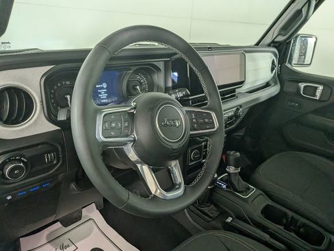 Certified 2025 Jeep Wrangler Unlimited Sahara image 20