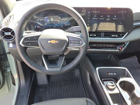 New 2026 Chevrolet Equinox LT w/ Convenience Package II image 13