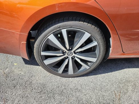 Used 2021 Nissan Altima 2.5 SR FWD image 9