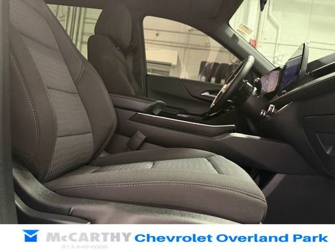 Used 2025 Chevrolet Equinox LT FWD image 29