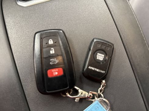 Used 2022 Toyota Highlander XLE image 51