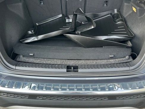 Used 2022 Volkswagen Taos SE image 20