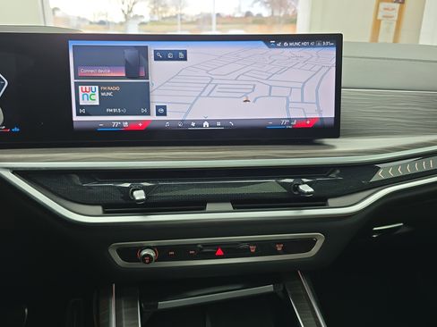 Used 2024 BMW X7 xDrive40i w/ M Sport Package image 21