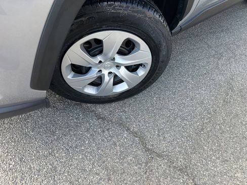 Used 2023 Toyota RAV4 LE AWD/4WD image 2