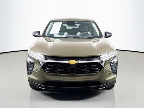 Used 2024 Chevrolet Trax LS FWD image 8