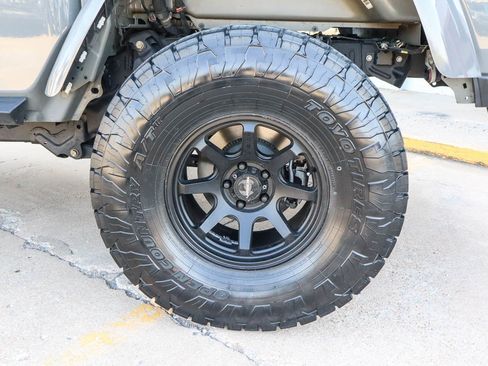 Used 2020 Jeep Gladiator Mojave w/ Trailer Tow Package AWD/4WD image 18