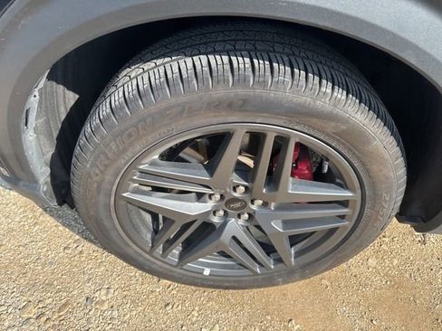 Used 2025 Ford Explorer ST-Line w/ ST-Line Street Pack AWD/4WD image 20