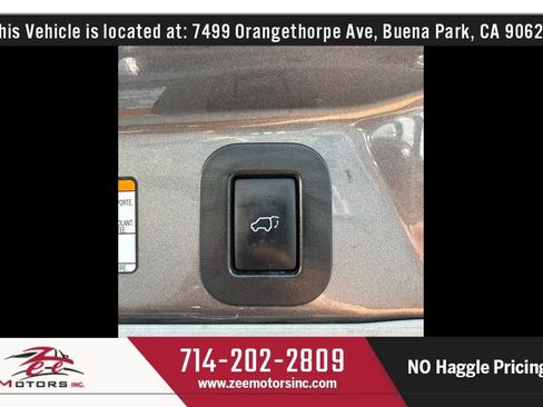 Used 2017 Toyota Sienna SE Premium w/ Cargo Management Package FWD image 41