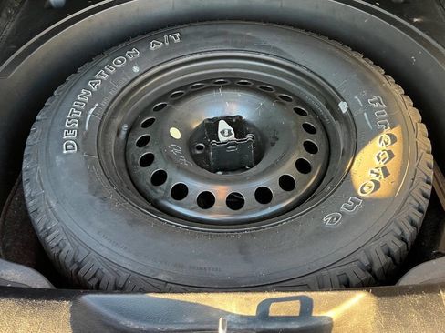 Used 2015 Jeep Cherokee Trailhawk w/ Leather Interior Group image 31