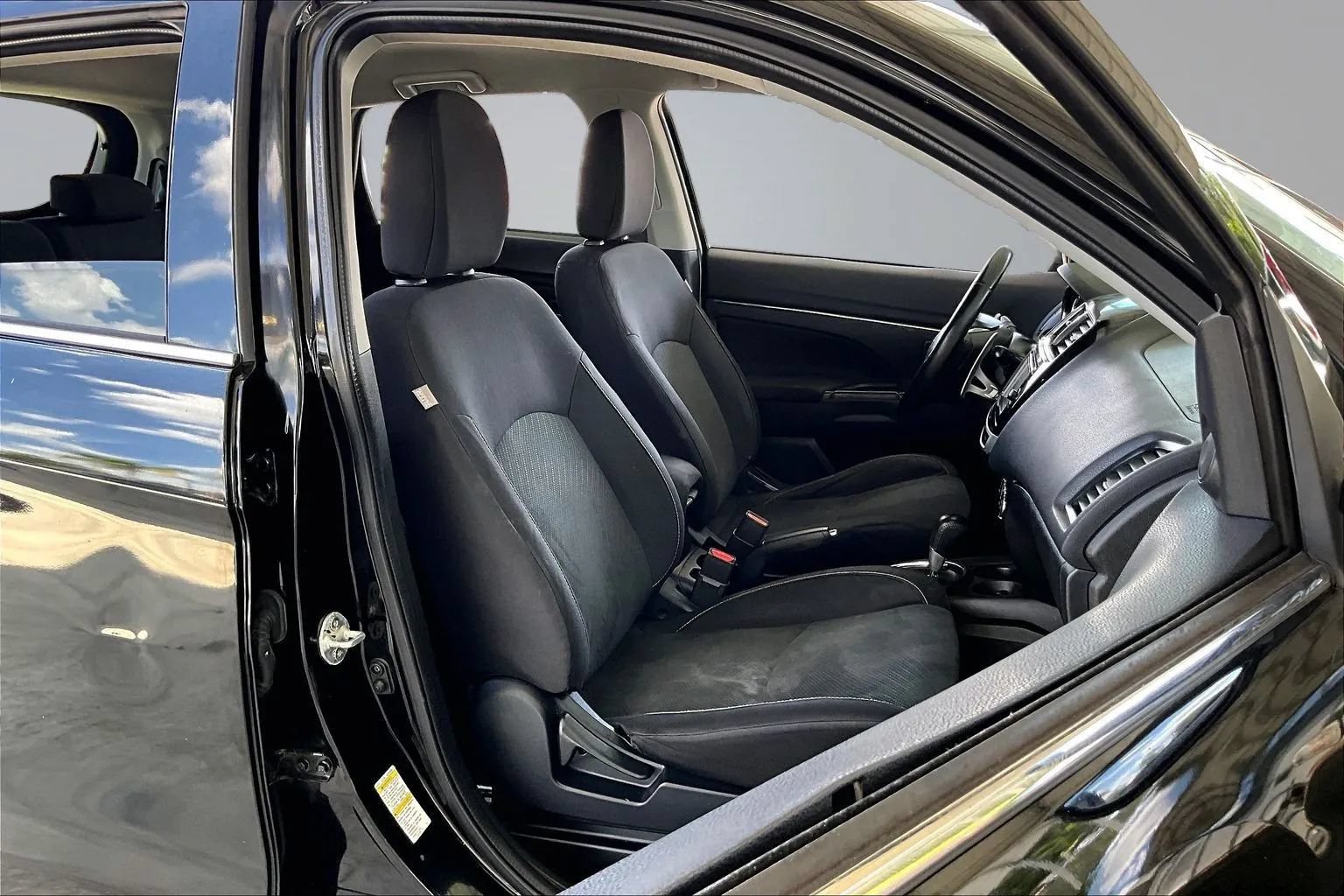 Used 2015 Mitsubishi Outlander Sport SE FWD image 25