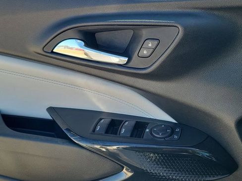 Certified 2025 Chevrolet Trax LT w/ LT Convenience Package image 17