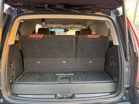 Used 2017 Cadillac Escalade Luxury image 21
