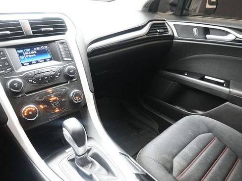 Used 2016 Ford Fusion SE w/ Equipment Group 201A FWD image 27
