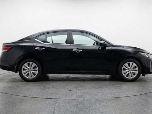 Used 2025 Nissan Sentra S image 11